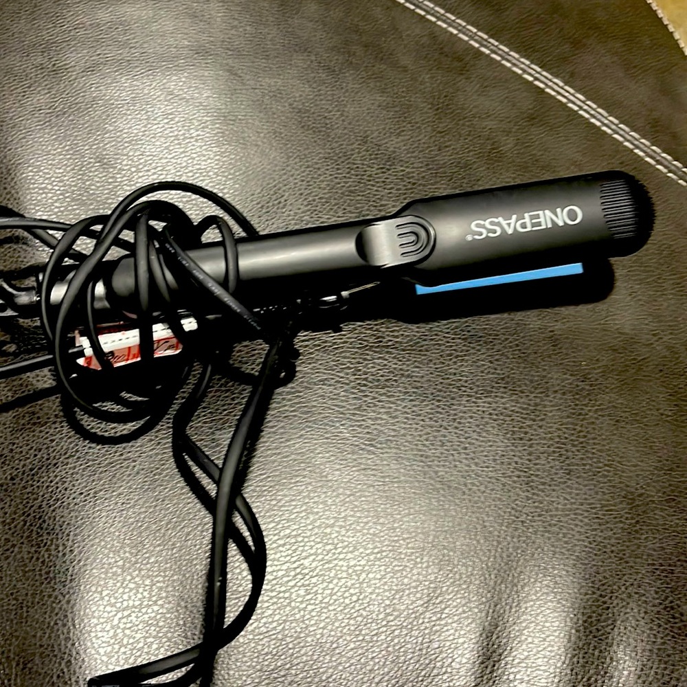 Straightener bioionic